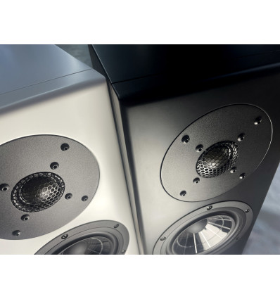 Vienna Acoustics Mozart Satin edition